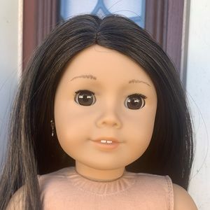 American girl Truly Me 21 now retired comes with earrings